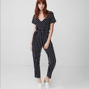 Express XXS Petite Navy and White Stripe J…